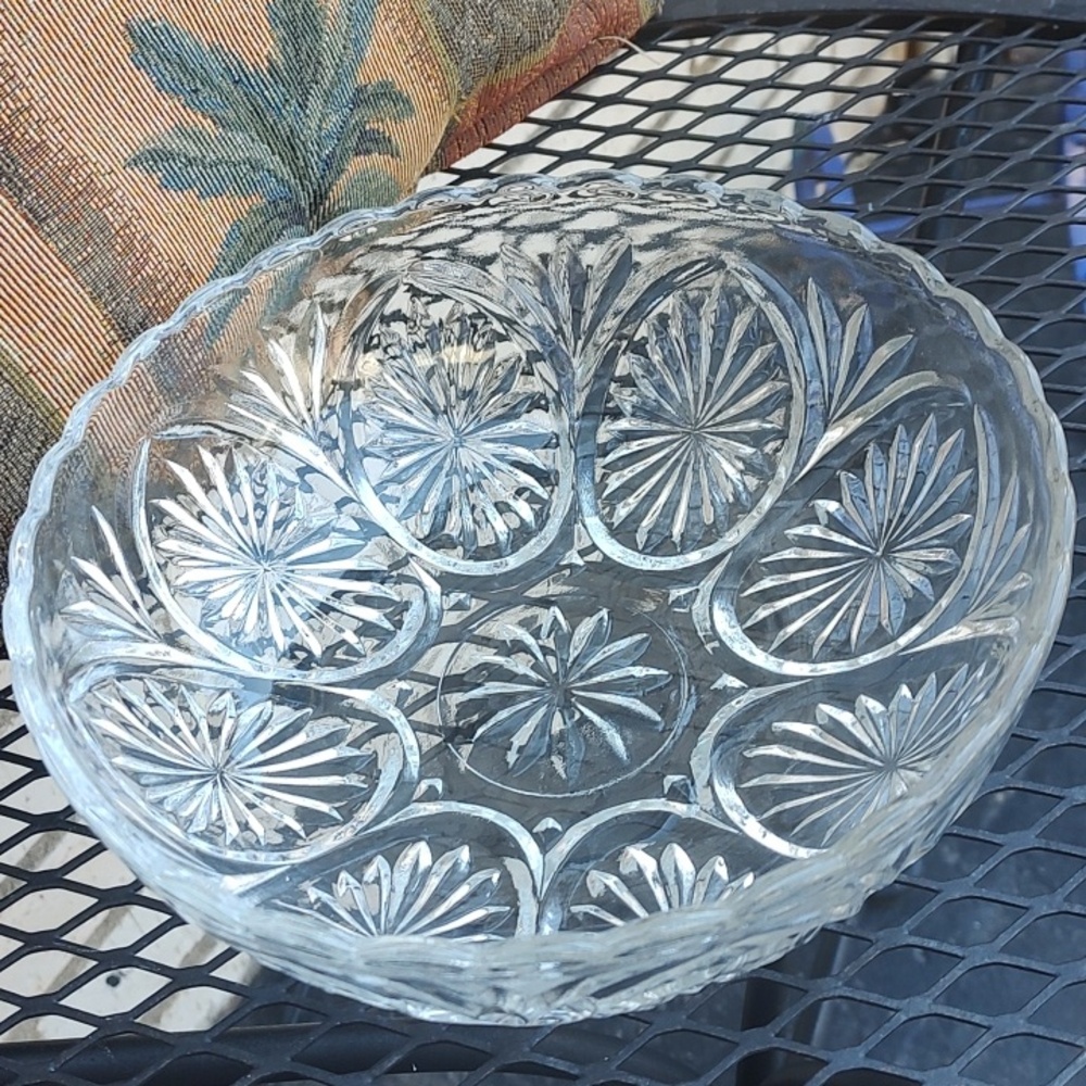 Clear,Glass Serving Bowl ⭐burst Pattern - Picture 3 of 8